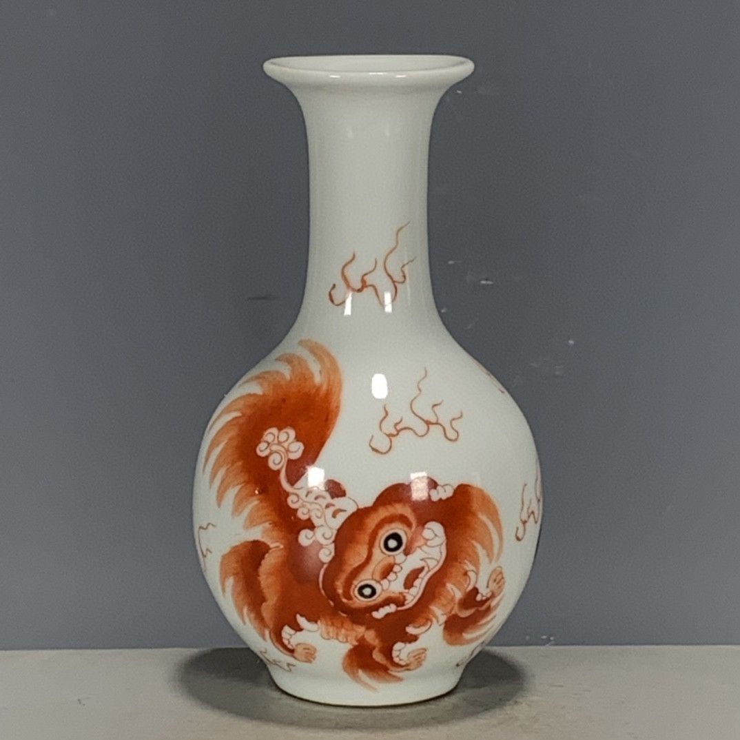 Vintage Collectible Pottery - Vas Porselen Merah Besi Wucai Cina